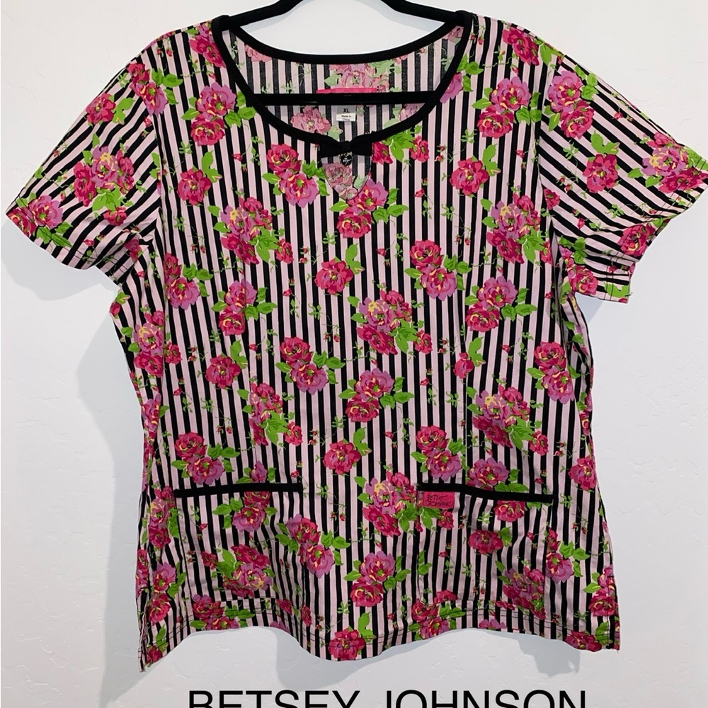 Betsey Johnson Pink Floral Women's Scrub Top XL